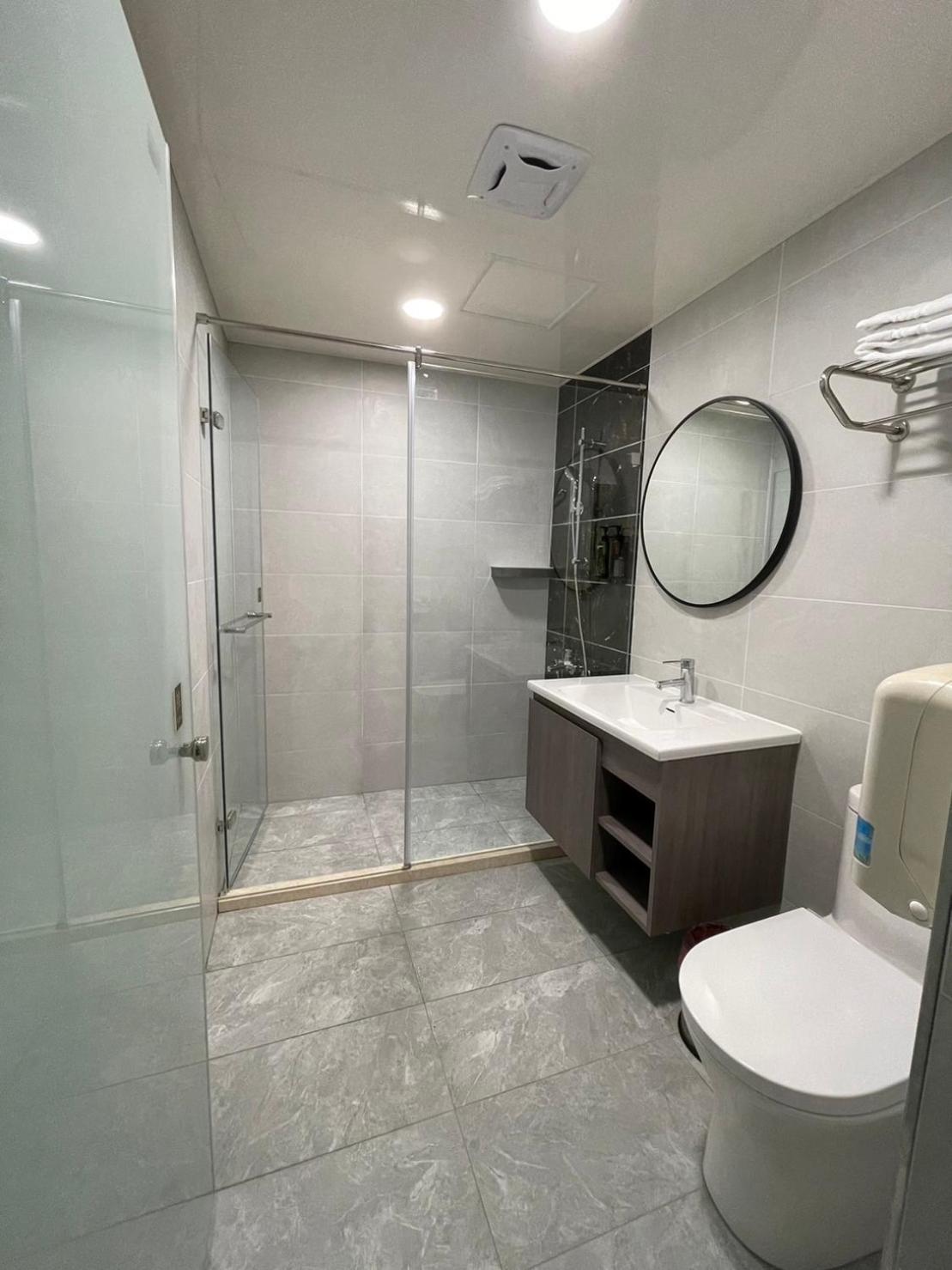 Benz Hotel Zhongli Bagian luar foto