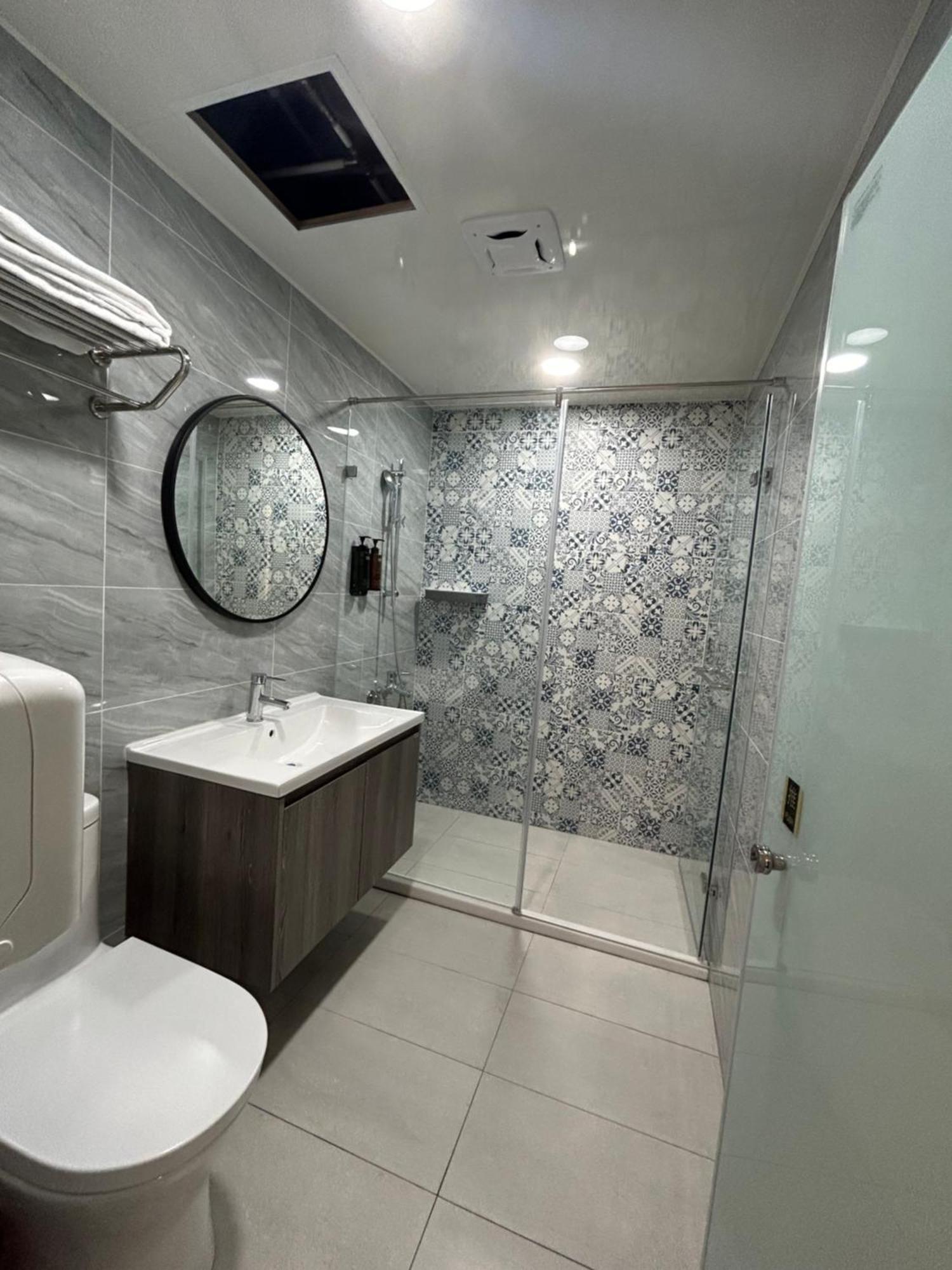 Benz Hotel Zhongli Bagian luar foto
