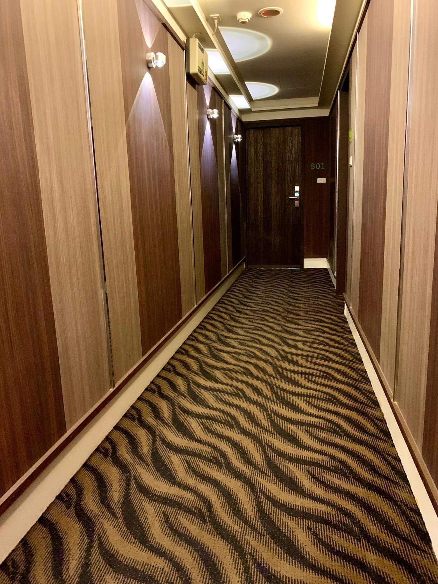 Benz Hotel Zhongli Bagian luar foto