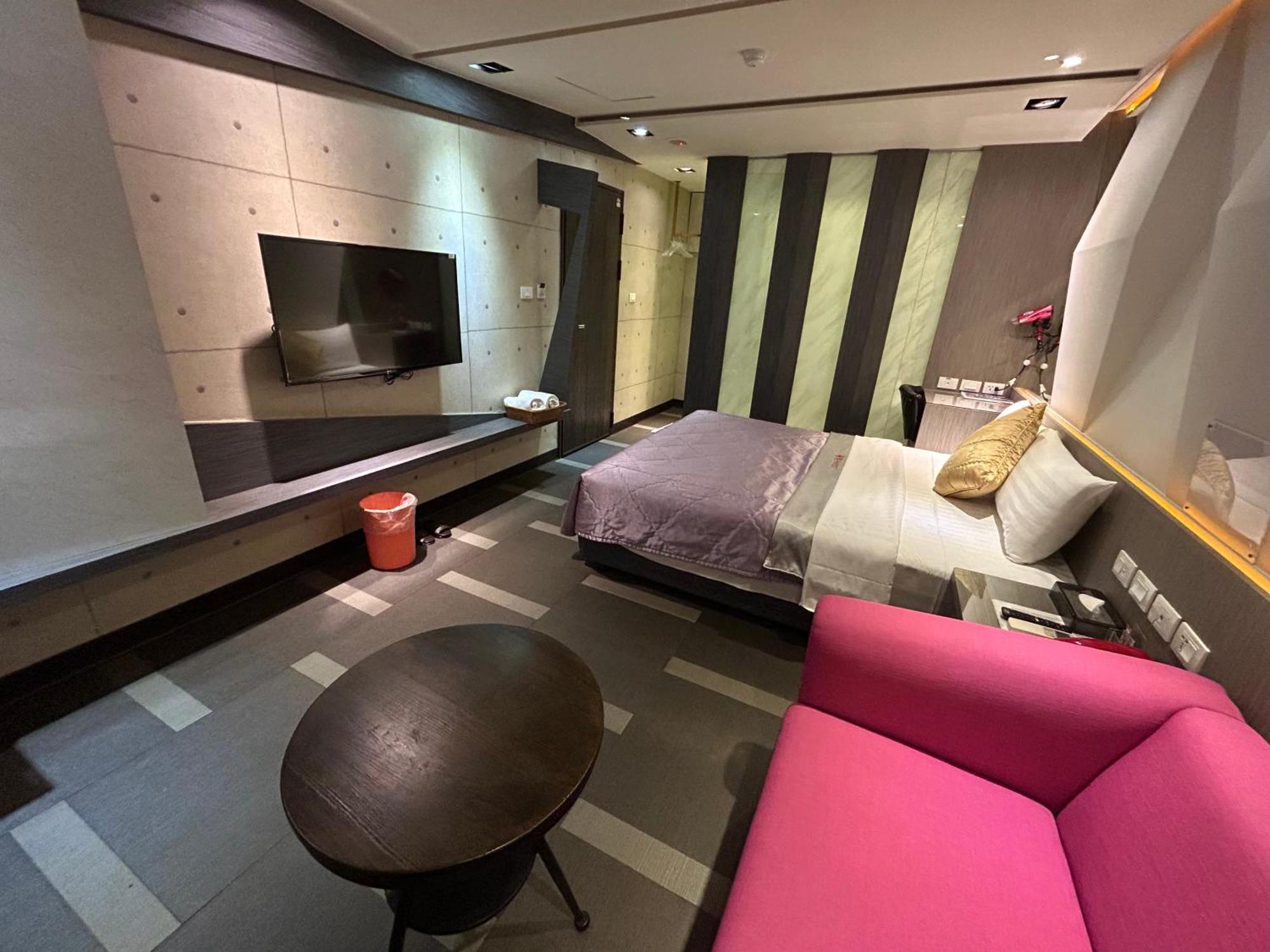 Benz Hotel Zhongli Bagian luar foto