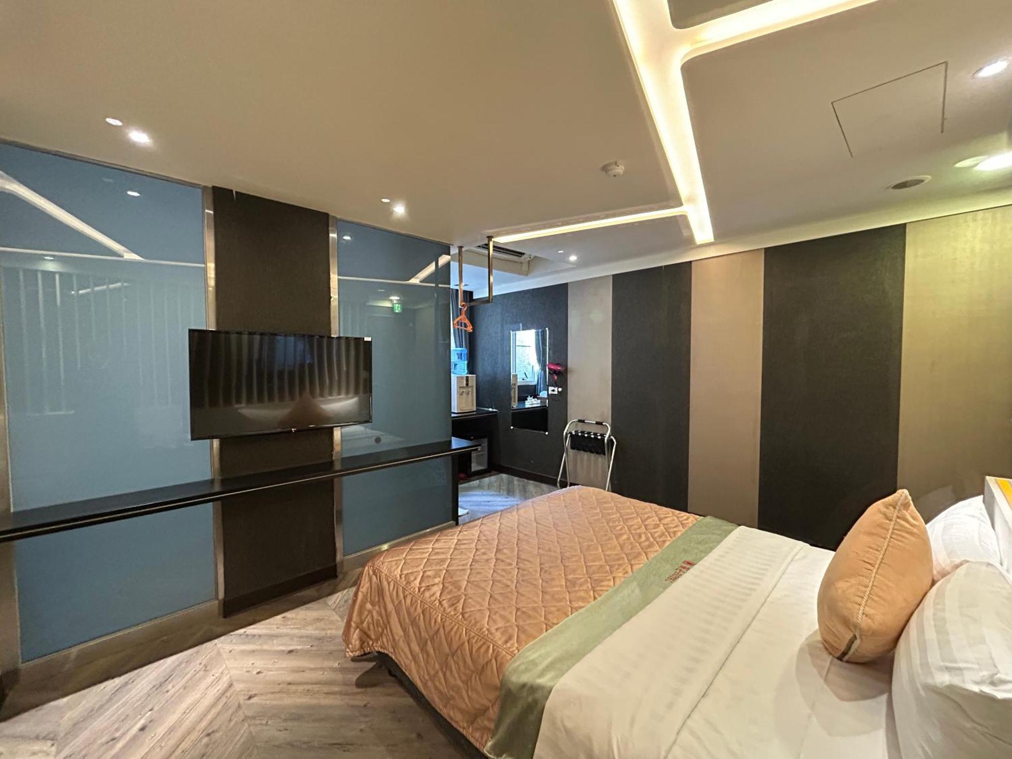 Benz Hotel Zhongli Bagian luar foto
