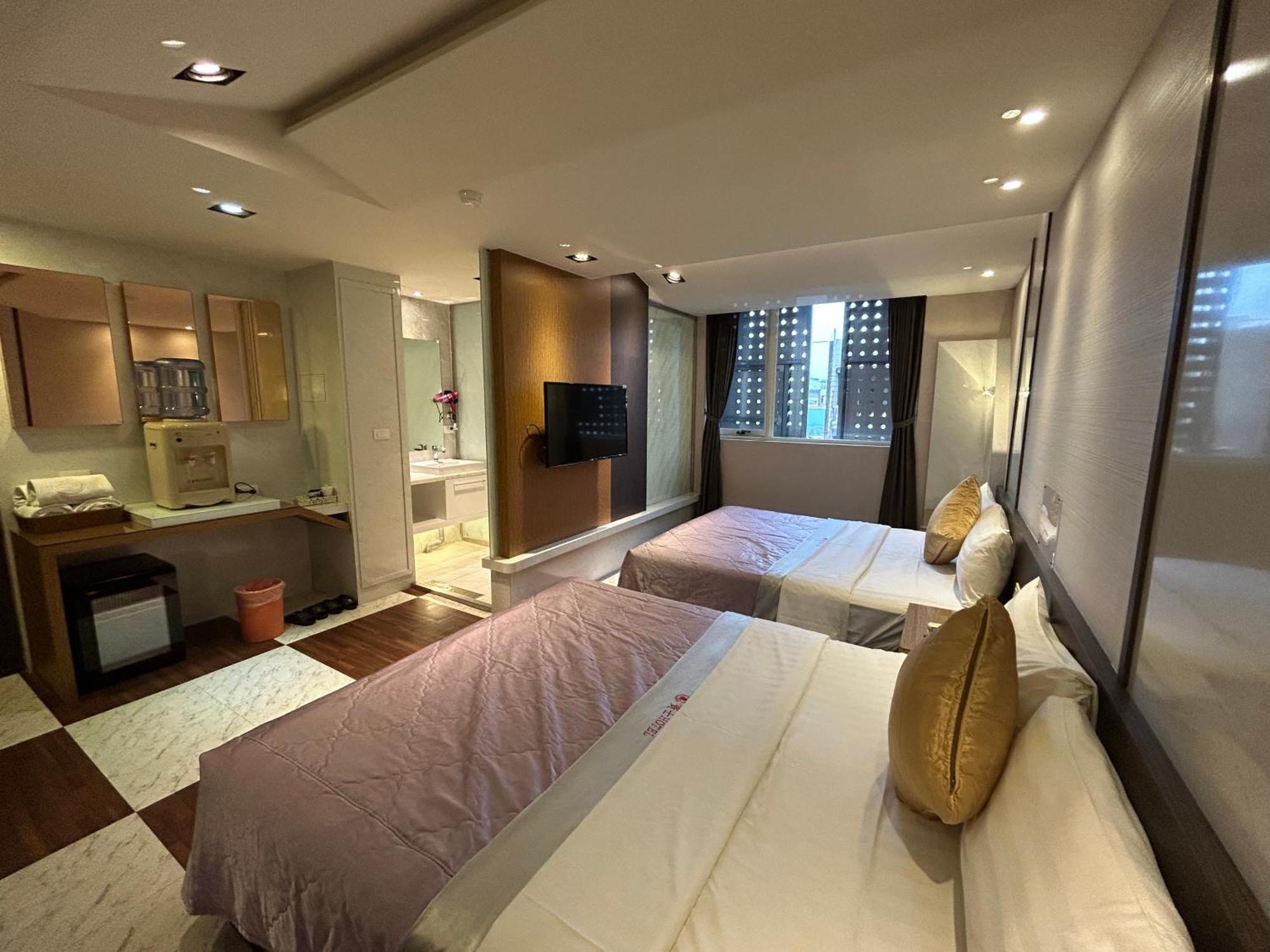 Benz Hotel Zhongli Bagian luar foto