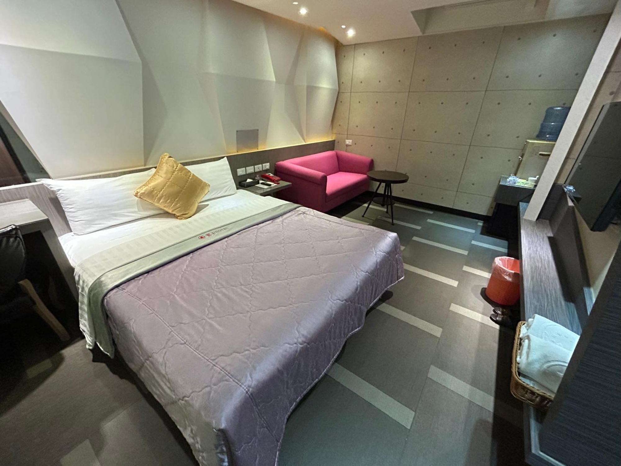 Benz Hotel Zhongli Bagian luar foto