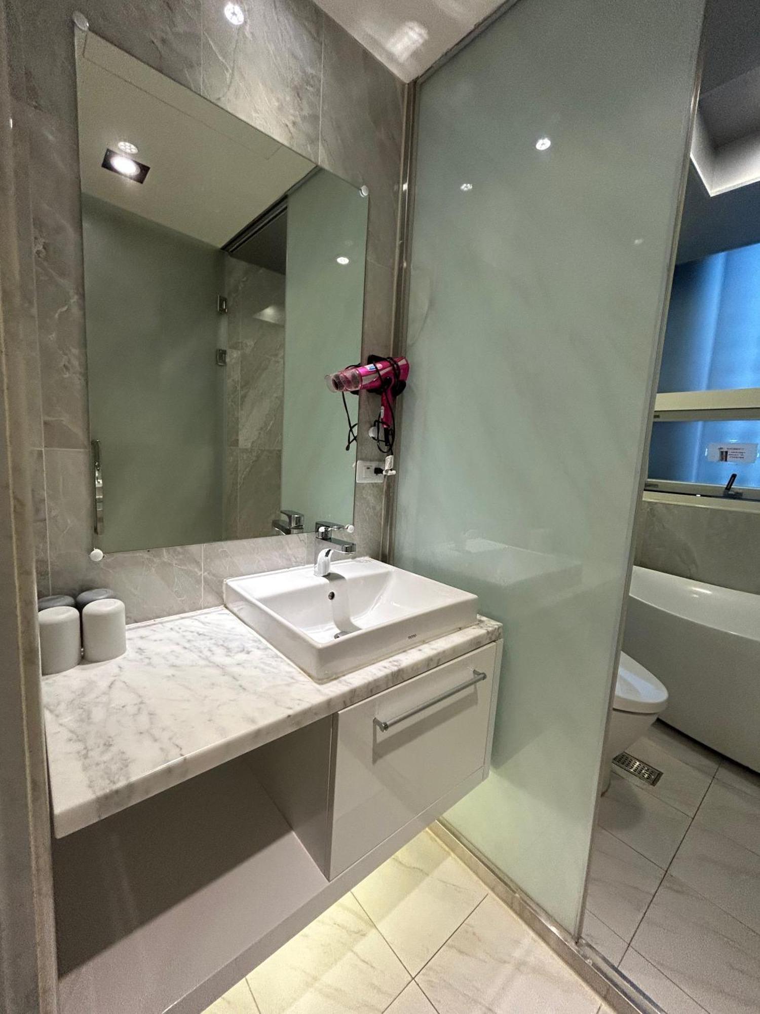 Benz Hotel Zhongli Bagian luar foto